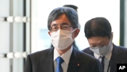 寺田稔（Minoru Terada）2022年8月10日被任命为日本内阁总务大臣(Internal Affairs Minister)。照片显示他当日来到内阁总务大臣办公室就任。11月20日寺田稔因涉及政治献金争议向岸田文雄首相提交辞呈。