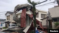 台风 “珊珊”，8月28日起在日本九州登陆，带来暴雨、强风和巨浪