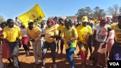 Abanye abahambe emhlanganweni weCCC Esibomvu