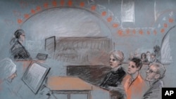 法庭素描画显示美国空军国民警卫队员杰克·特谢拉2023年4月19日在波士顿一家联邦地区法院过堂。