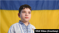 Іллю, якому зараз 11, у березні 2022 р. росіяни вивезли до Донецька і вчили казати "Слава Україні і складі Росії"