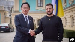 资料照：乌克兰总统泽连斯基在基辅会见到访的日本首相岸田文雄。（2023年3月21日）