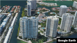 3D-ілюстрація в Google Earth 2600 Island Blvd – Residence du Cap (ліворуч), будинок, де Абрамов раніше володів кондомініумом у Авентурі, Флорида.
