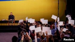 Представники медіа під час пресконференції президента України Володимира Зеленського, Київ, 19 грудня 2023. REUTERS/Alina Smutko
