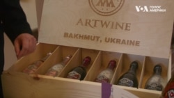 Американка популяризує українське вино у США і збирає кошти на допомогу виноробам. Відео