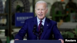 美国总统乔·拜登于2023年7月28日在缅因州奥本发表有关经济的讲话。（资料照片）