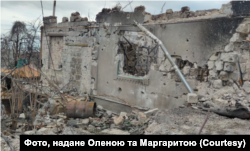 Розбитий дім Олени та Маргарити в Маріуполі