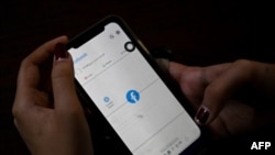 Оскільки Facebook заблокуваний и Росії, він також блокується через російські мережі на окупованих територіяї України, каже експерт «Дому Свободи».