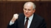 Mikhail Gorbachev là lãnh tụ thứ tám cầm đầu Liên Xô, thực tâm chỉ tìm cách cứu vãn đảng Cộng sản. Những cải tổ của ông đã gây ra các biến chuyển không ngờ khiến chế độ tan vỡ.