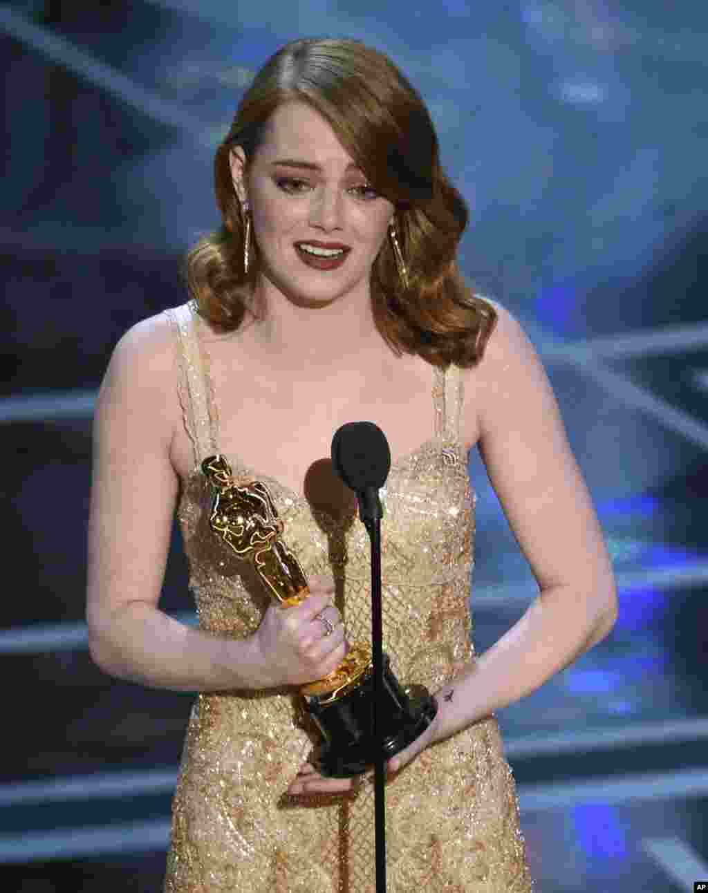 2017年奥斯卡影后艾玛&middot;斯通（Emma Stone ）发表获奖感言（2017年2月26日）。她是浪漫音乐剧《爱乐之城》（La La Land）的女主角，以此荣获最佳女演员奖。