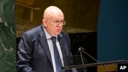 俄罗斯常驻联合国代表涅边贾在联合国大会的一次紧急会议上发言。(2022年2月28日)
