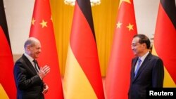 2022年11月4日，中国总理李克强在北京人大会堂会晤到访的德国总理朔尔茨。（路透社照片）
