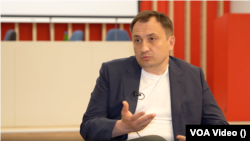 Міністр аграрної політики та продовольства Микола Сольський розмовляє із «Голосом Америки». Фото: кадр з інтерв'ю.