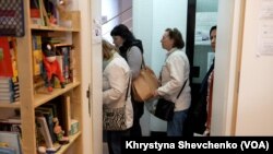Біженці в українському відділі організації Фонду Маргарет Бройє Штіфтунг