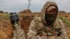 Український солдат з протитанковою ракетою Джавелін в окопі у Донецькій області, де Росія активізувала наступ. 18 квітня 2022 р.