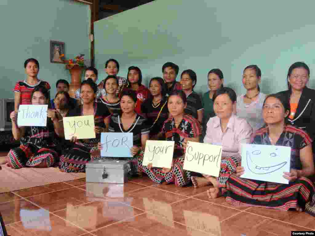 Các thành viên trong nhóm tiết kiệm ở Tarut, Đăkrong, Việt Nam
