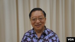 桐荫横浜大学法学部教授Pema·Gyalpo （美国之音歌篮）