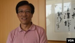 澳门立法会议员区锦新。 (美国之音汤惠芸拍摄)