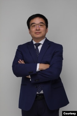 时评人秦鹏