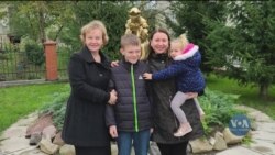 В юридичному сенсі біженців від війни в Україні у США просто не існує: що відбувається із прийняттям українців. Відео 