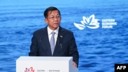 缅甸军政府领导人敏昂莱2022年9月7日在符拉迪沃斯托克举行的东部经济论坛上发表讲话。（法新社照片）