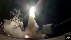 Запуск крилатої ракети з американського військового корабля USS Porter 7 квітня 2017 р.