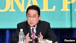 日本首相、自民党总裁岸田文雄2022年6月21日参加朝野政党党首辩论会。