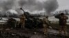 Військовики ЗСУ використовують гаубицю M777 на лінії фронту на Донеччині, 23 листопада 2022. Radio Free Europe/Radio Liberty/Serhii Nuzhnenko via REUTERS