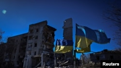 Від України залежить безпека інших демократій у всьому світі, доля самої України залежить від постійної військової підтримки з боку Сполучених Штатів та інших іноземних партнерів, мовиться у звіті Дому свободи.