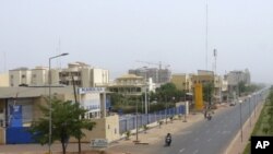 Con đường chính trong thủ đô Mali hầu như vắng lặng sau khi quân đội thực hiện cuộc đảo chính