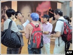画家与观众交流