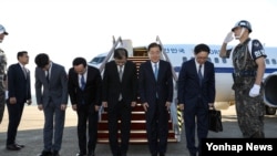 韩国总统特使一行2018年9月5日前往平壤访问呢（韩通社）