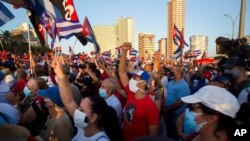 古巴政府在首都哈瓦那举行支持政府的群众集会（2021年7月17日）