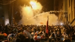 Закон про іноагентів: десятки тисяч грузинів продовжують виступати проти. Відео