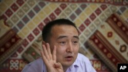 哈萨克斯坦著名活动人士比拉什 （资料照片）
