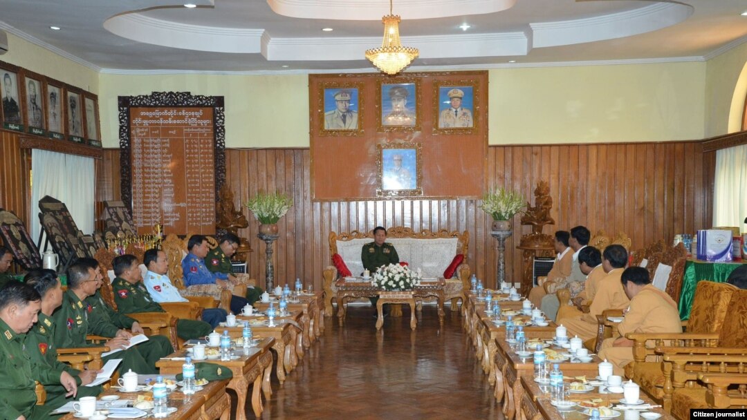 ကာကွယ်ရေးဦးစီးချုပ် ဗိုလ်ချုပ်မှူးကြီး မင်းအောင်လှိုင်နဲ့ တိုင်းရင်းသားလက်နက်ကိုင်အဖွဲ့-SSPP-SSA နဲ့ UWSA တို့နဲ့ တဖွဲ့ချင်းစီ တွေ့ဆုံစဉ်။ 