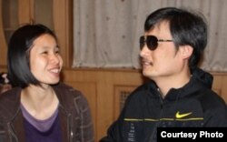 曾金燕与陈光诚在北京某地见面（曾金燕提供）