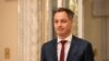 Прем'єр-міністр Бельгії Александр Де Кроо прибуває на зустріч з президентом Румунії Клаусом Йоханнісом у Бухаресті, 3 квітня 2024 р. (Фото: AP Photo/Andreea Alexandru)