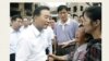 访民拦访温家宝，欲被送精神病院