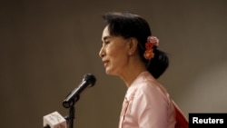 缅甸反对派领导人昂山素季2015年5月3日在仰光纪念世界媒体自由日的集会上发表讲话