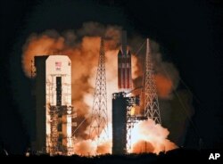 携带帕克太阳探测器的三角洲四号火箭于2018年8月12日在佛罗里达州卡纳维拉尔角的肯尼迪航天中心37号发射场升空。