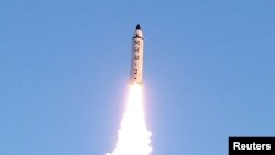 朝鲜最新试射北极星2号导弹(2017年2月13日)