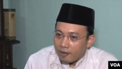 Ông Arif Zamhari, giám đốc chương trình do nhà nước tài trợ, nói những học giả mới được huấn luyện về tôn giáo sẽ được phái tới nói chuyện tại các đền thờ Hồi Giáo trên toàn quốc.