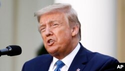 特朗普总统在白宫玫瑰园发表讲话。(2020年6月1日)