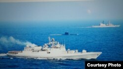 日本护卫舰“雨雾号”与印度海军护卫舰、潜水艇1月18日在印度洋孟买附近海域联合训练（海上自卫队公开资料）