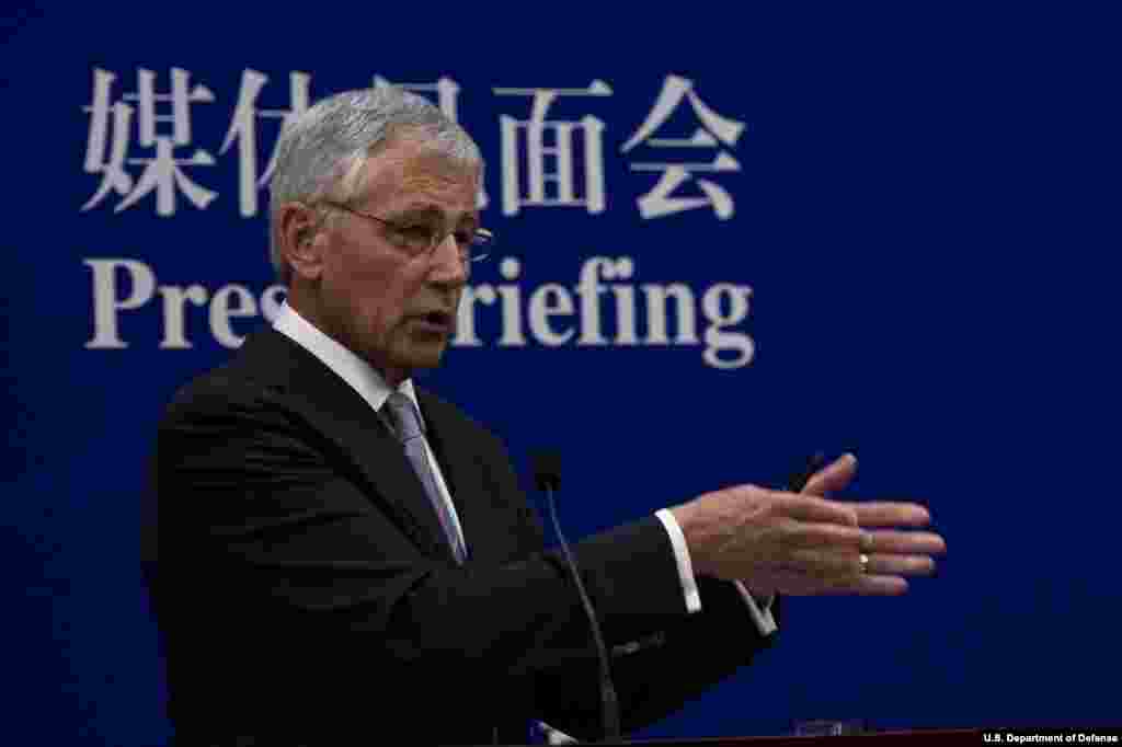 2014年4月8日国防部长哈格尔与中国国防部长常万全在北京举行联合记者会