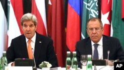 Держсекретар США Джон Кері та глава МЗС Росії Сергій Лавров на переговорах у Відні, 14 листопада 2015