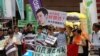 铜锣湾书店股东被强行带往大陆在香港引发抗议（美囯之音海彦拍攝）