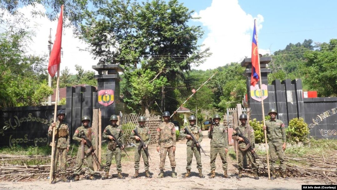 စစ်ကောင်စီတပ်စခန်းတချို့ကိုသိမ်းပိုက်ရရှိထားကြောင်း AA ထုတ်ပြန်သည့် မှတ်တမ်းဓာတ်ပုံ (နိုဝင်ဘာ ၁၃၊ ၂၀၂၄)