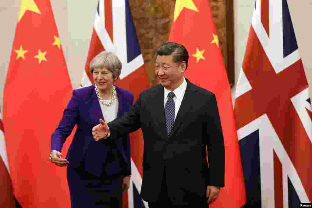 中国国家主席习近平和英国首相特蕾莎·梅在北京钓鱼台国宾馆(2018年2月1日)。